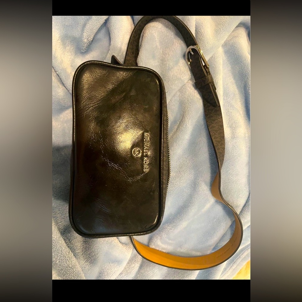 Michael kors belt bag